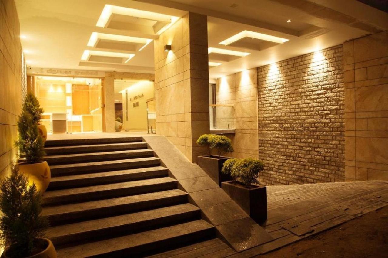 Sri Aadhish Grand Hotel Arantangi Luaran gambar